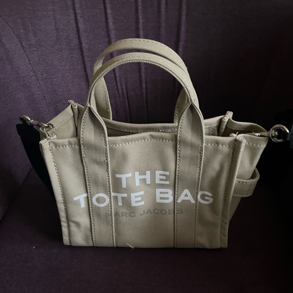 The Small Tote Bag- Marc Jacobs. Great condition